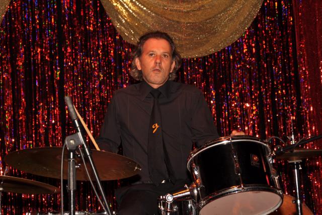 min 2010 11 13 fous swing 283